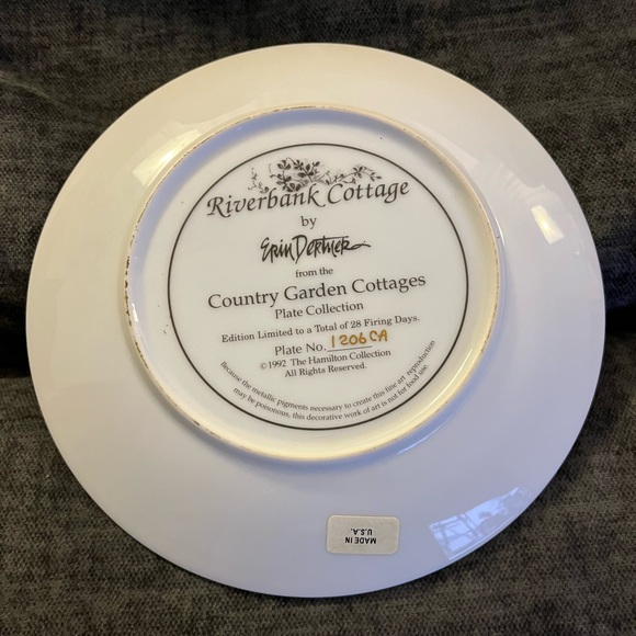 1992 Country Garden Cottages collection - Picture 3 of 3